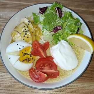 Боул з курячим філе та кус-кусом