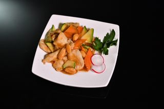 75. Pollo con verdure e mandorle