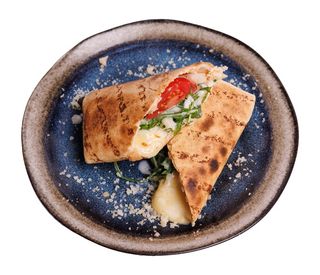 Тортилья з моцарелою, руколою та черрі