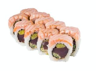 California Gold Tuńczyk Yellowfin owinięty opalonym łososiem 