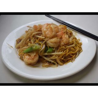 Prawn chow main noodles