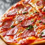 Пица с луканка (60см)