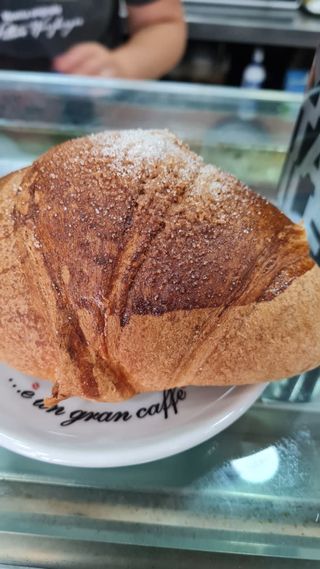 Cornetto crema e amarena