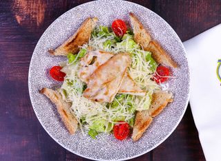 Салата Цезар с пиле (300г)
