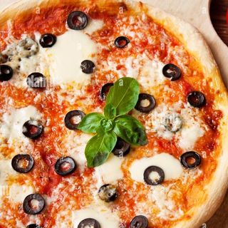 Salsa di pomodoro mozzarella olive 