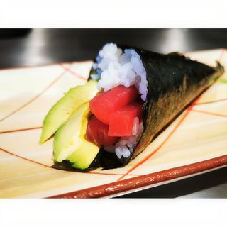 80. Temaki Atún Rojo Y Aguacate (1 Pza.)