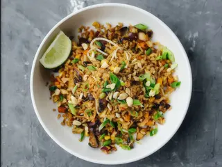 Смажений рис з овочами (280г)