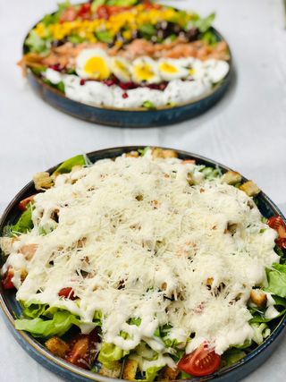 Salata Caesar cu pui