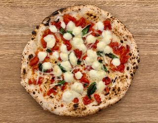 Pizza sapori del Vesuvio