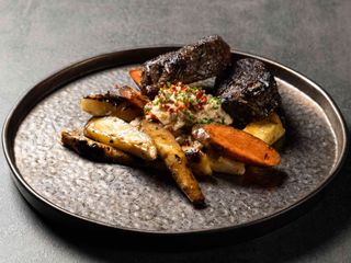 Медальйони з телятини з мусом з артишоків (400г)