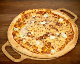Pizza QUATTRO FROMAGGI 32