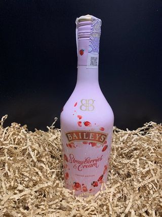Baileys Strawberries + Cream (700мл)