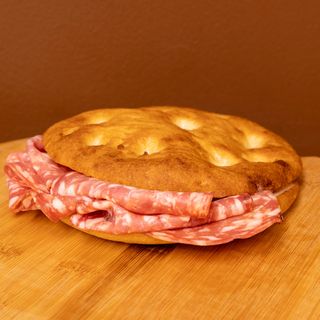 Schiacciata toscana *no glutine* con salame