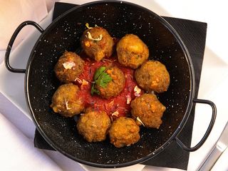 Polpettine salentine con salsa della casa