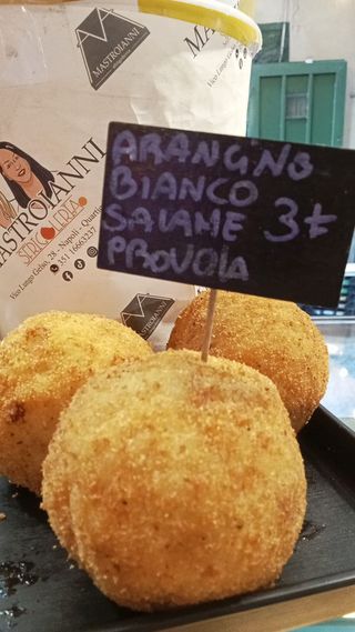 Arancino salame e provola bianco