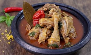 ½ Poulet Kedjenou & Accompagnement