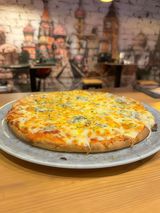 Pizza Cuatro Quesos (29 Cm.)