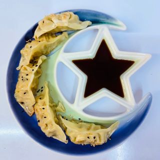 108. Gyoza De Pollo (5 Uds.)