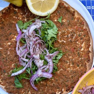 Lahmacun completo 
