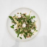 Салат с курицей, яблоком и сельдереем