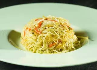 Spaghetti di riso alle verdure