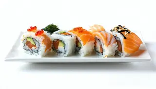 310. Sushi sashimi misto