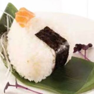 Onigiri salmone