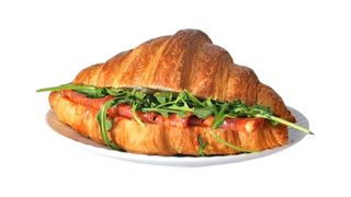 Croissant z salami