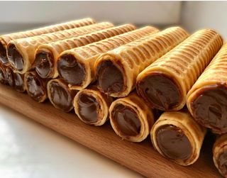 Трубочка зі згущеним молоком