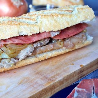 Bocadillo Hamburgesa Completa