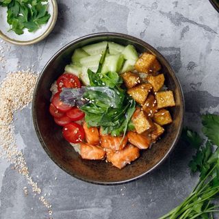 Қызыл балық Покесі/Поке с сёмгой