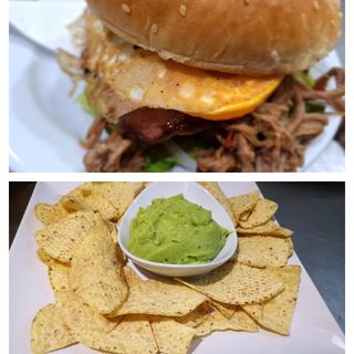 Combo burguer carne mechada y nachos guacamole