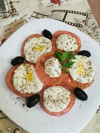 Салата Капрезе (400г)