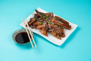 Teletina sa graškom i krompirom