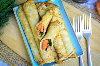 Блинчики с лососем