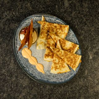 კესადილია ქათმით