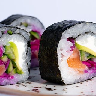 Futomaki De Salmón (8 Uds.)
