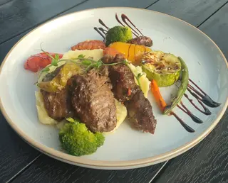Карківка свинна з овочами 100г