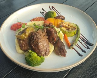 Карківка свинна з овочами 100г