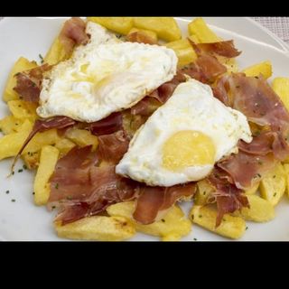 Huevos fritos con jamón