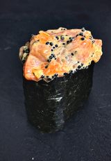 Сяке спайс гункан