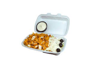 Salată cu piept pui crispy