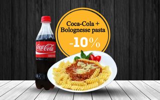 Bolognese pasta i Coca-Cola 500ml