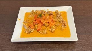 Pollo croccante con curry e latte di cocco