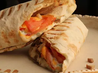 Лаваш сирний з куркою (300g)