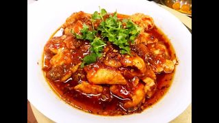 Sliced fish in hot chilli sauce