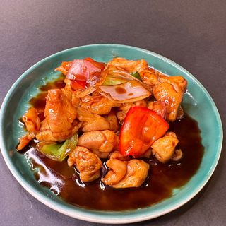 30.  POLLO CON SALSA ESPECIAL