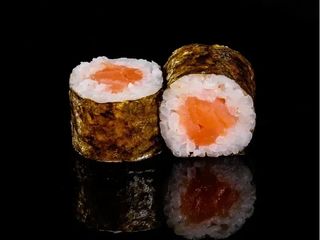 Maki z wędzonym łososiem (115g)