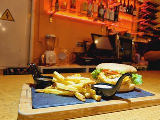  Chicken XL Burger con patatas