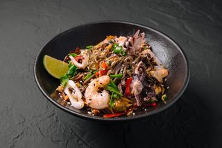 Soba cu fructe de mare